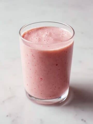 Strawberry Oatmeal Breakfast Smoothie Recipe