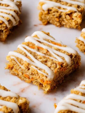 Carrot Cake Oatmeal Breakfast Bars Recipe