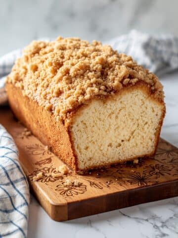 Cream Cheese Banana Bread with Sweet Cinnamon Topping Recipe