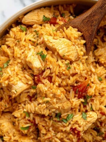 One Pot Queso Chicken and Rice Recipe