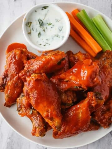 Awesome Slow Cooker Buffalo Wings Recipe