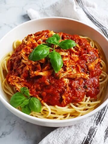 Slow Cooker Chicken Cacciatore with Mushrooms and Bell Peppers Recipe