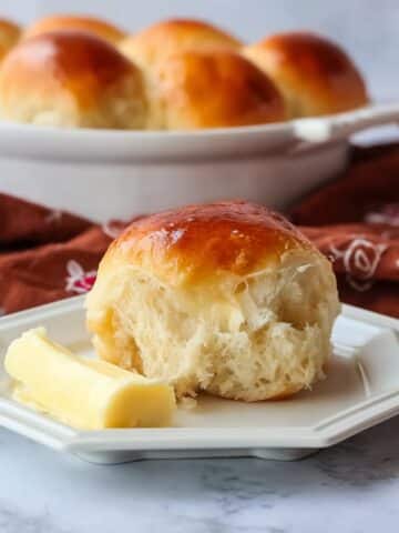 Classic Fluffy Dinner Rolls Recipe