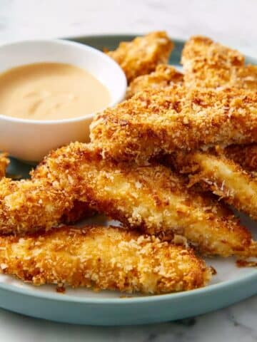 Bloomin’ Onion Chicken with Onion Dipping Sauce Recipe