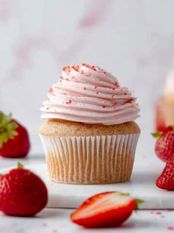 Strawberry Cupcakes with Cream Cheese Frosting Recipe
