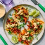 Tacos fusion aux pancakes d'oignon nouveau, pleurotes effilochés et aubergine laquée Recipe